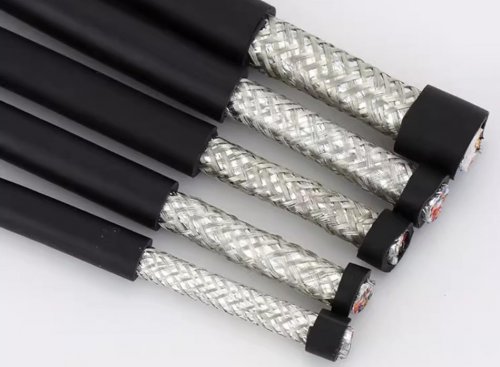 常用通訊電纜有哪些特點(diǎn)？有哪些區(qū)別？